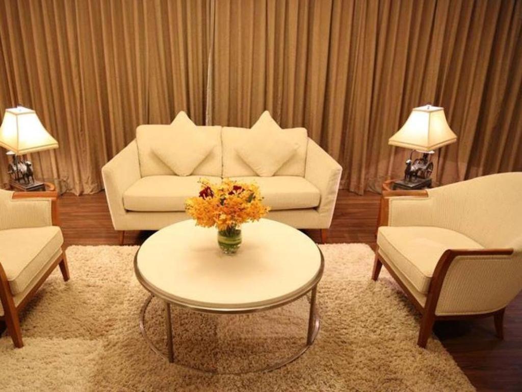 Plaza Sutera Biru Hotel Kuala Belait Exterior foto