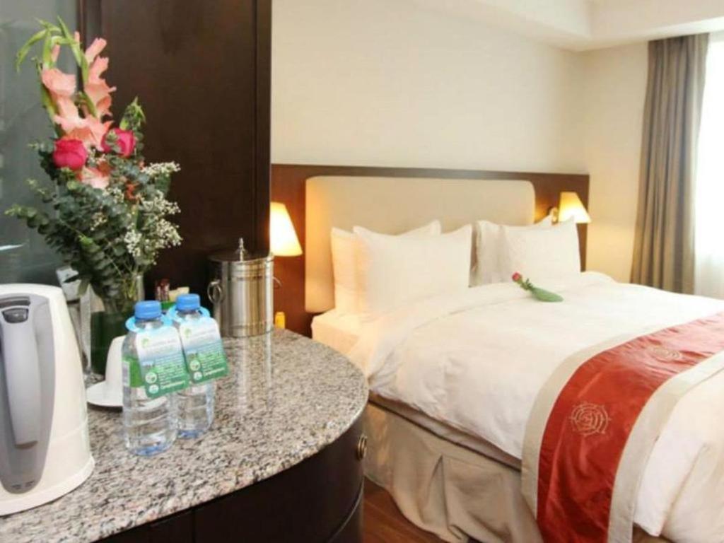 Plaza Sutera Biru Hotel Kuala Belait Exterior foto