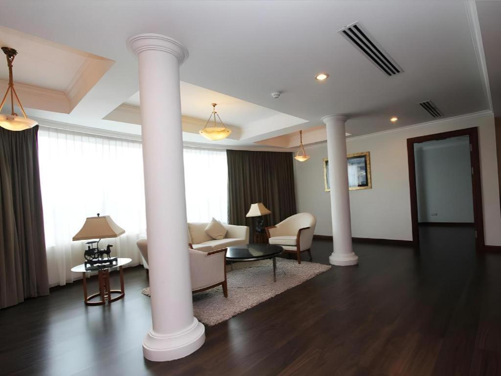 Plaza Sutera Biru Hotel Kuala Belait Exterior foto